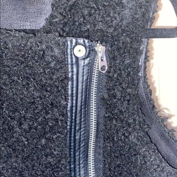 Topshop Faux Fur Vest - Picture 3 of 5